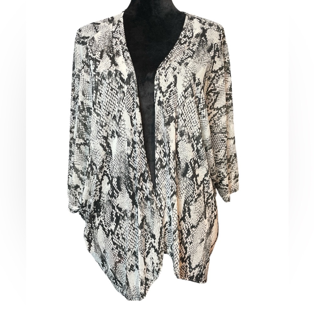 B Famous #USA Stylish Black and White Snake Print Mesh Women's Cover Up/Cardigan